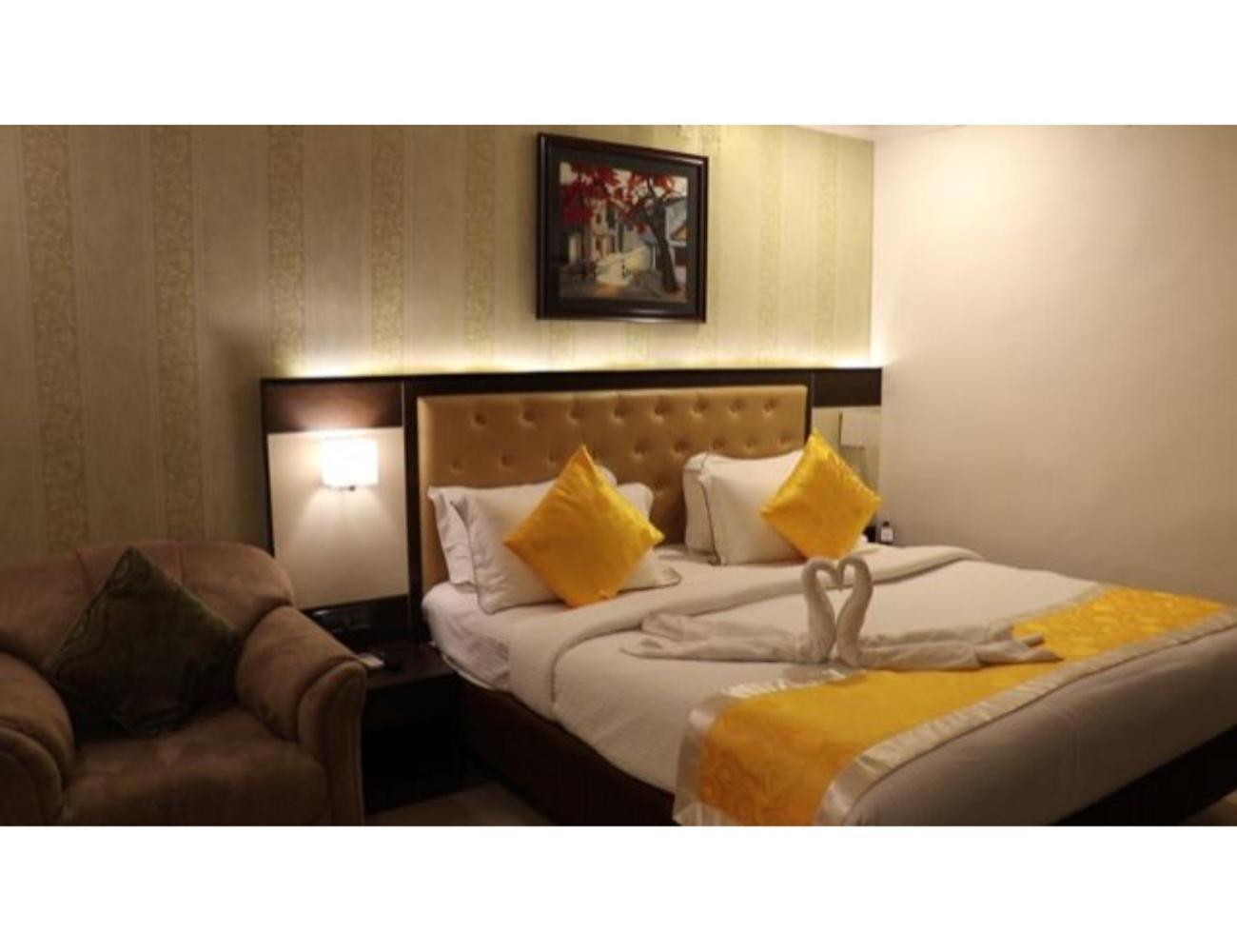 The Grand Krishna Luxury Hotel, จิกมากาลูร์ ภายนอก รูปภาพ