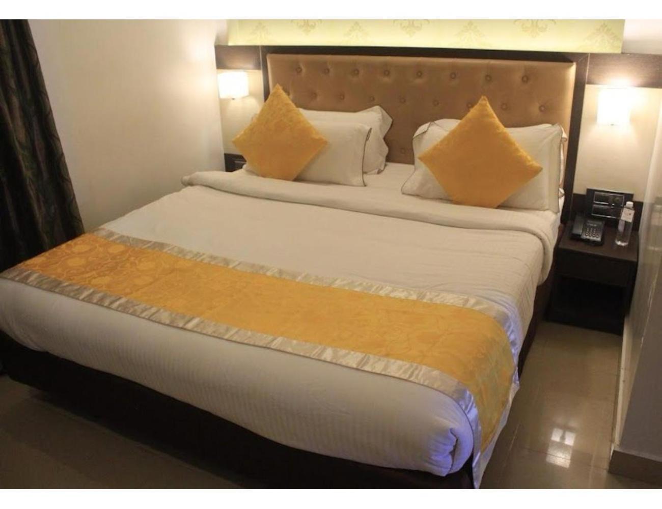 The Grand Krishna Luxury Hotel, จิกมากาลูร์ ภายนอก รูปภาพ